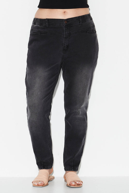 DRIVERS - Yoke Detail Tapered Jeans - Grey Wash