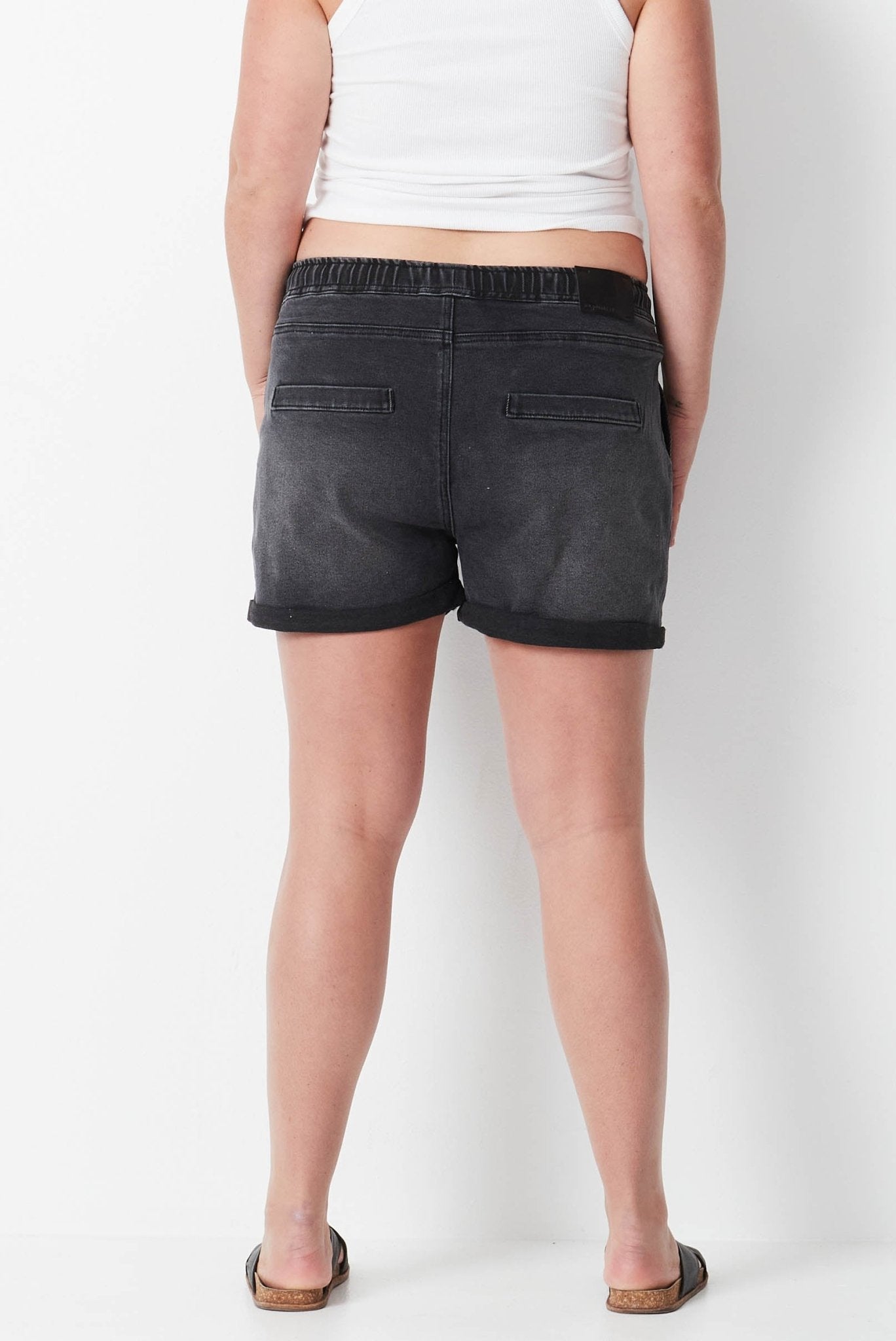 Hazy Relaxed Shorts - Vintage Black - 17 Sundays17 SundaysHazy Relaxed Shorts - Vintage Black
