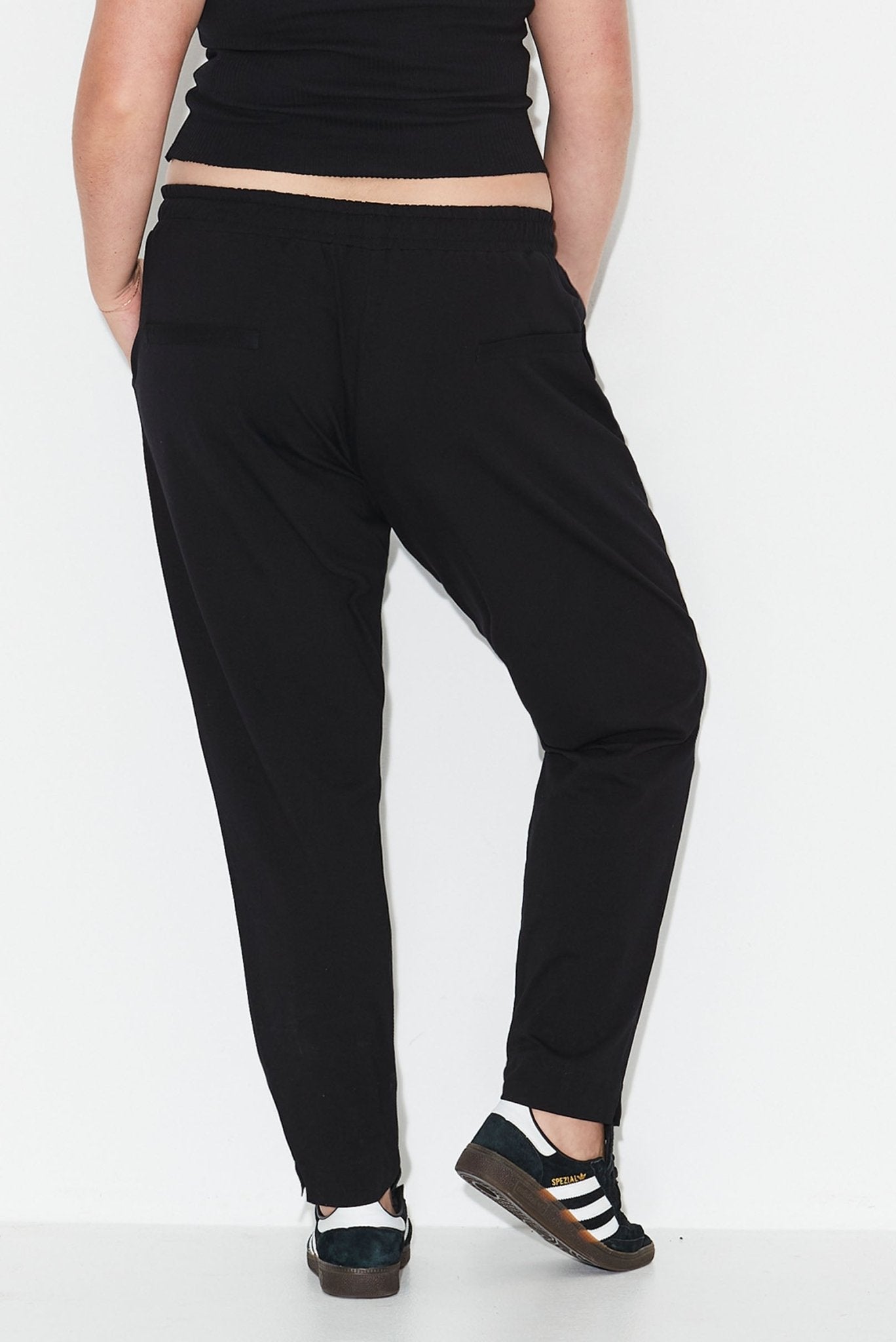 Pintuck Tapered Pants - Black - 17 Sundays17 SundaysPintuck Tapered Pants - Black