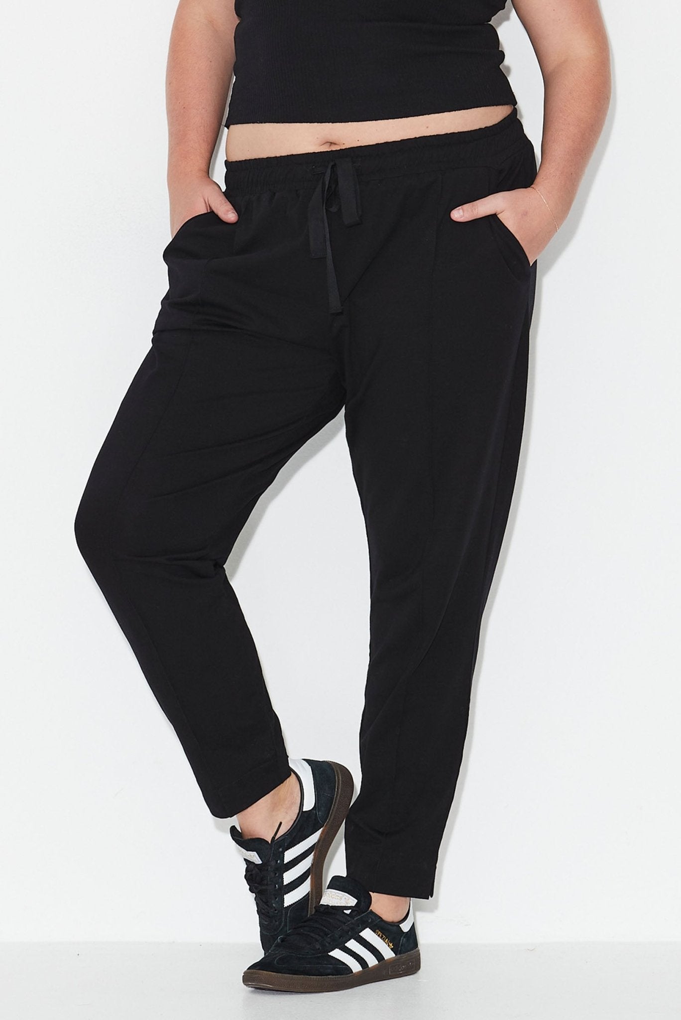 Pintuck Tapered Pants - Black - 17 Sundays17 SundaysPintuck Tapered Pants - Black