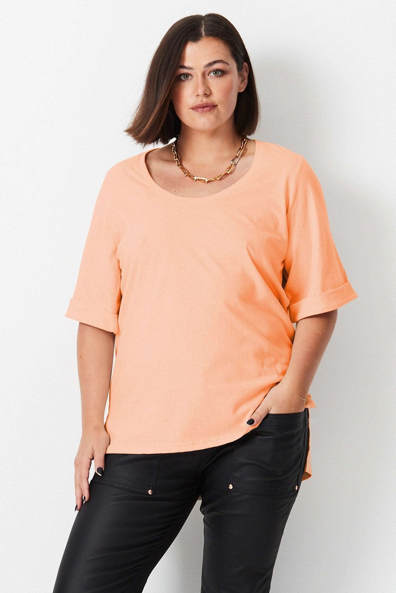 Linen U Neck Step Hem Tee - Tangerine - 17 Sundays17 SundaysLinen U Neck Step Hem Tee - Tangerine