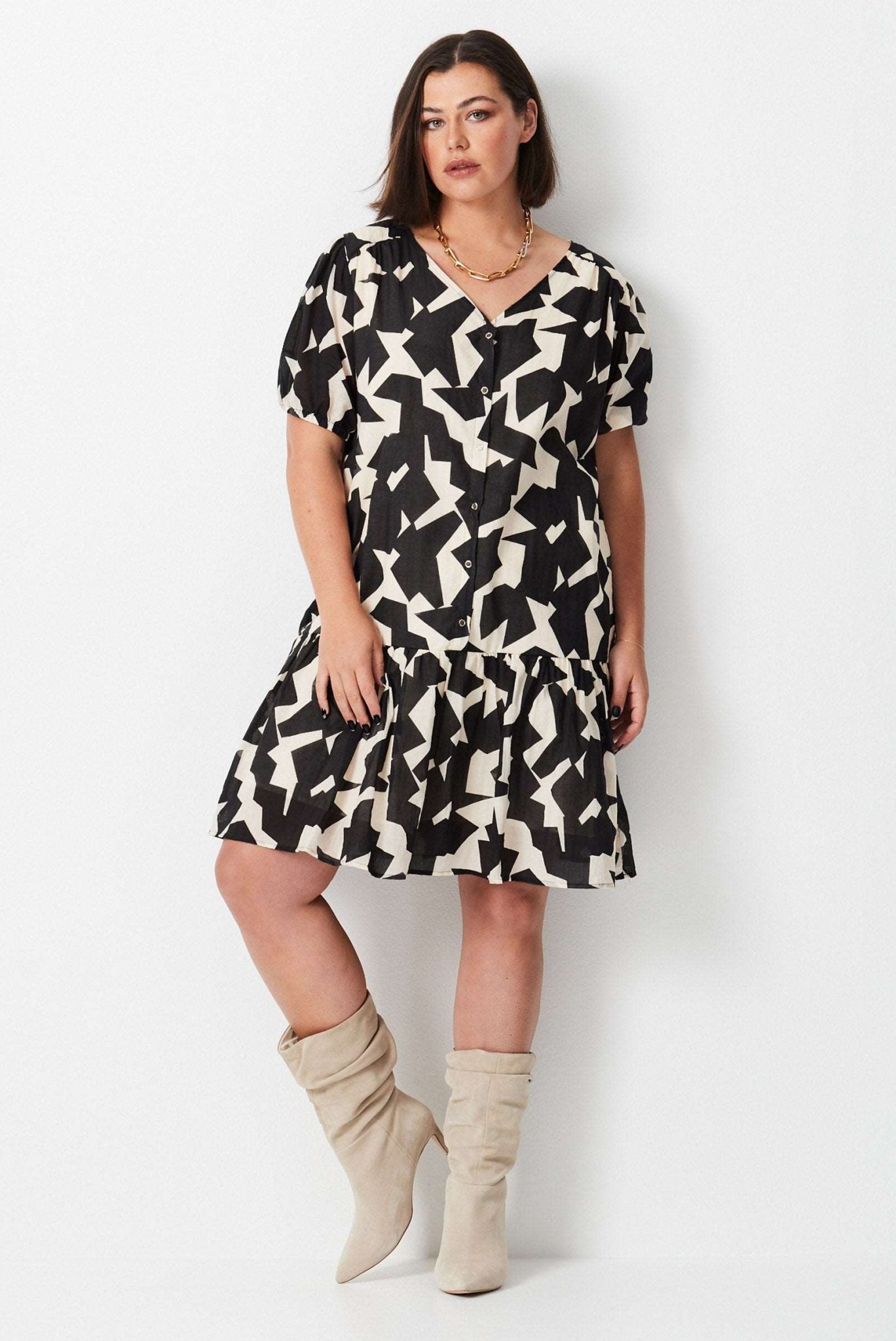 Lo - Fi Frill Hem Dress - Black - 17 Sundays17 SundaysLo - Fi Frill Hem Dress - Black