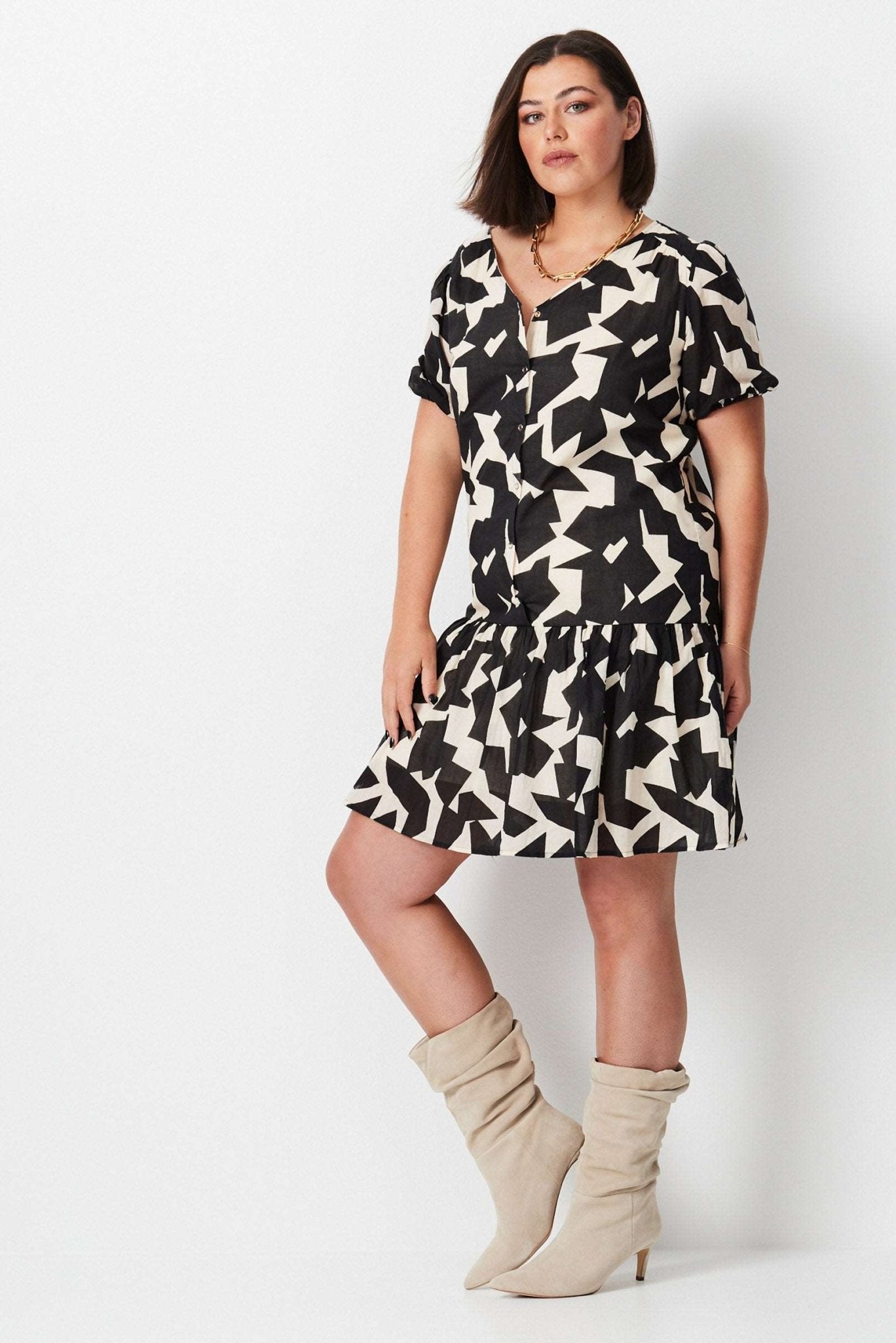 Lo - Fi Frill Hem Dress - Black - 17 Sundays17 SundaysLo - Fi Frill Hem Dress - Black