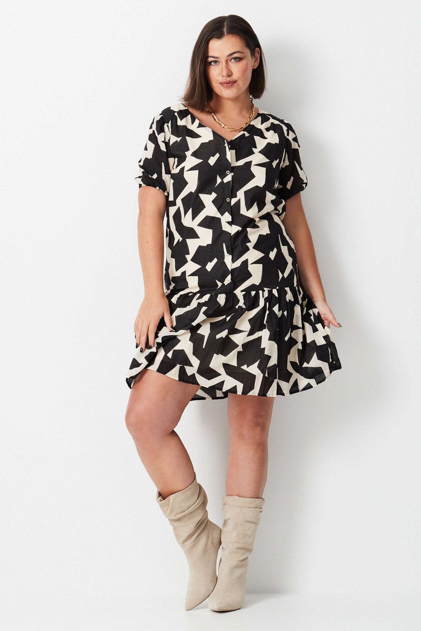 Lo - Fi Frill Hem Dress - Black - 17 Sundays17 SundaysLo - Fi Frill Hem Dress - Black