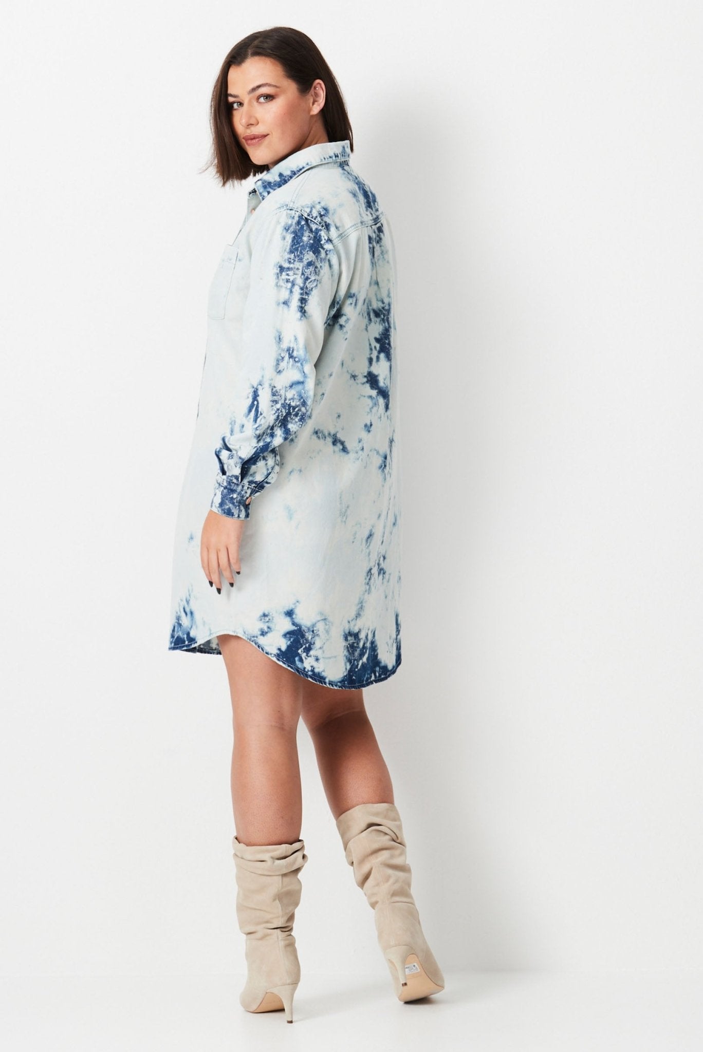 Shibori Denim Shirt Dress - White - 17 Sundays17 SundaysModel wears white and blue shibori tie dye plus size denim shirt dress