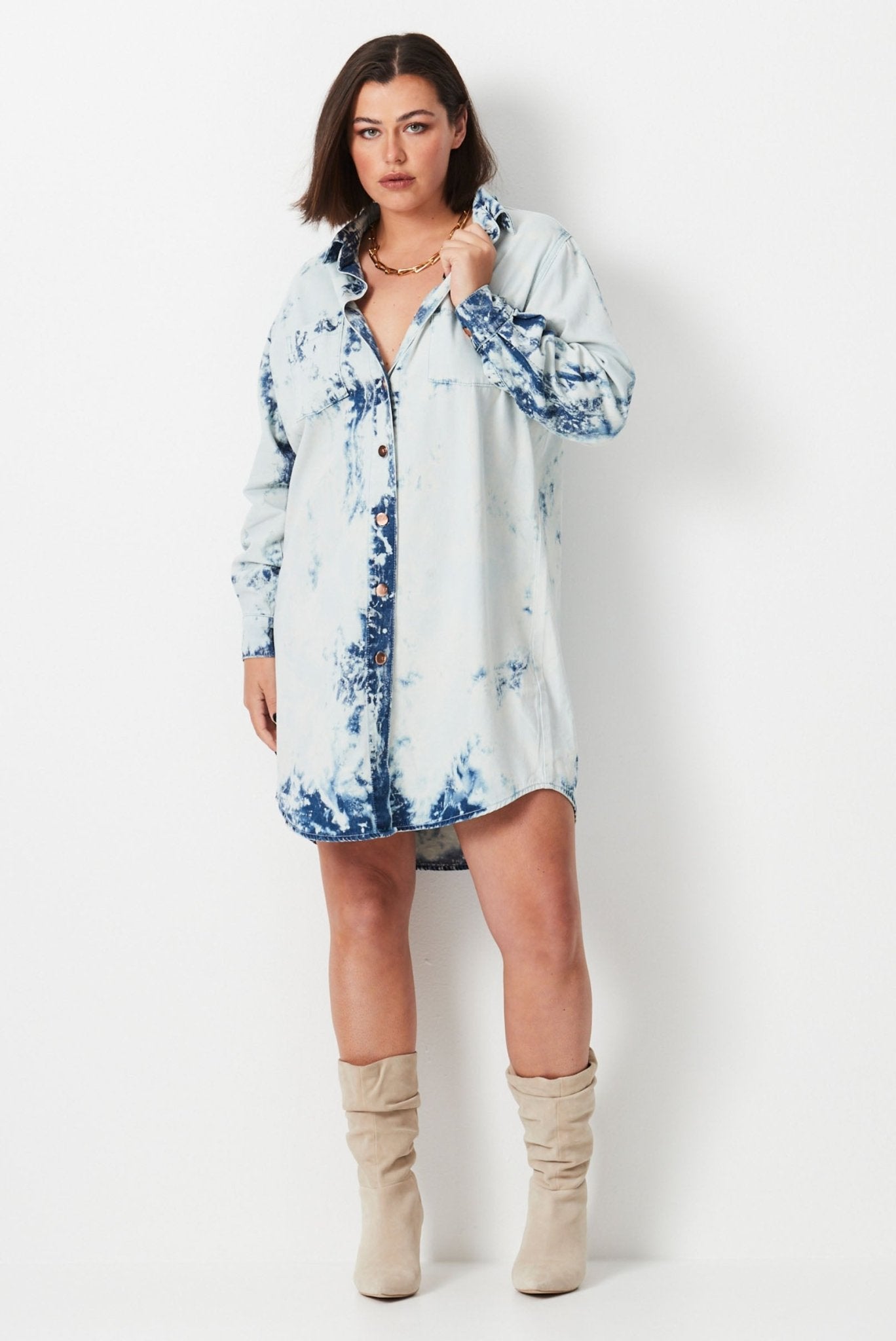 Shibori Denim Shirt Dress - White - 17 Sundays17 SundaysModel wears white and blue shibori tie dye plus size denim shirt dress